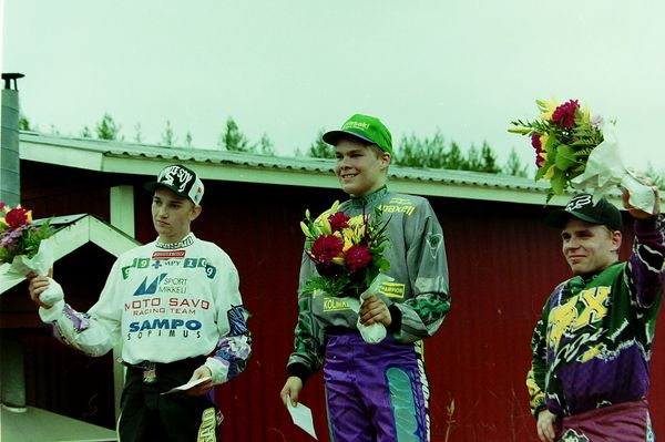 Mikkeli SM 125cc podium vas. Ukkonen, Konttinen ja Seppälä 1995